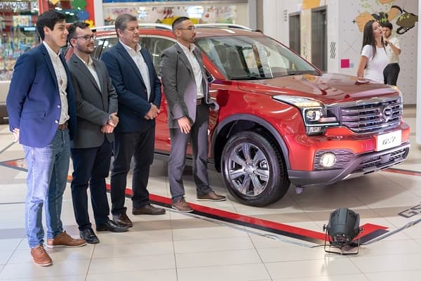 Concesionaria presenta su nueva camioneta SUV