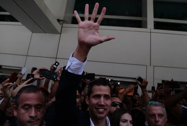 Guiadó llega a Venezuela