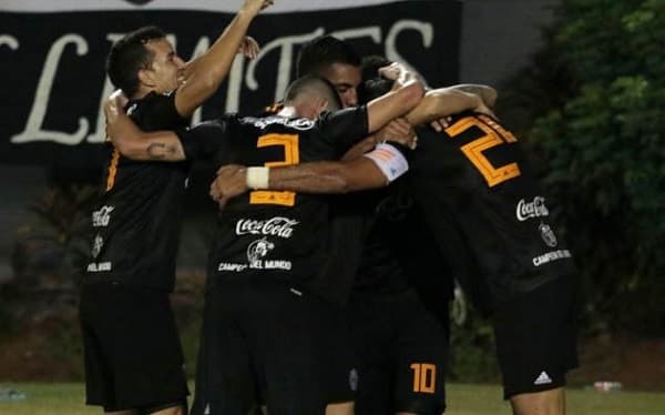 Olimpia golea a San Lorenzo y se ubica en la punta