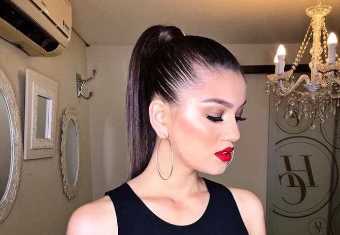 Modelo figura en nómina de becados de Itaipú