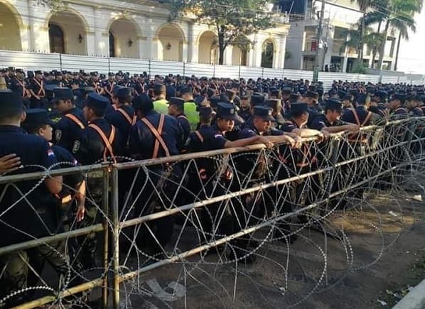 Marcha prosigue con cortes y anuncian reunión con senadores