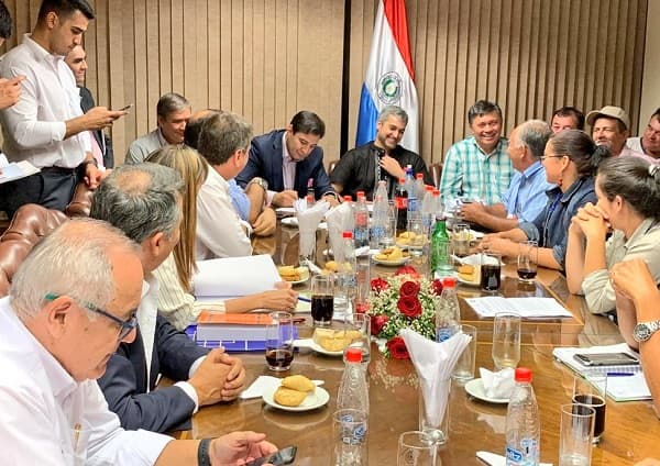Campesinos logran acuerdo y abandonan Asunción