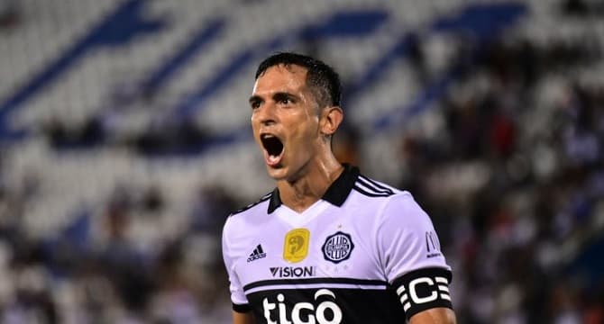 Roque respalda al plantel y pide paciencia