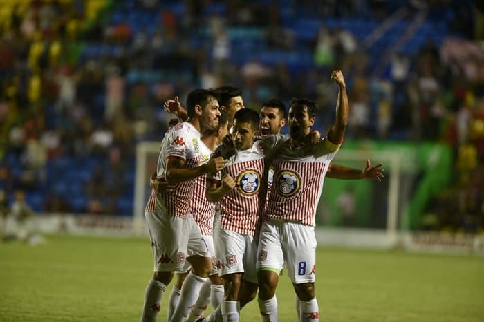 Duelo de vecinos en el inicio de la Fecha 10