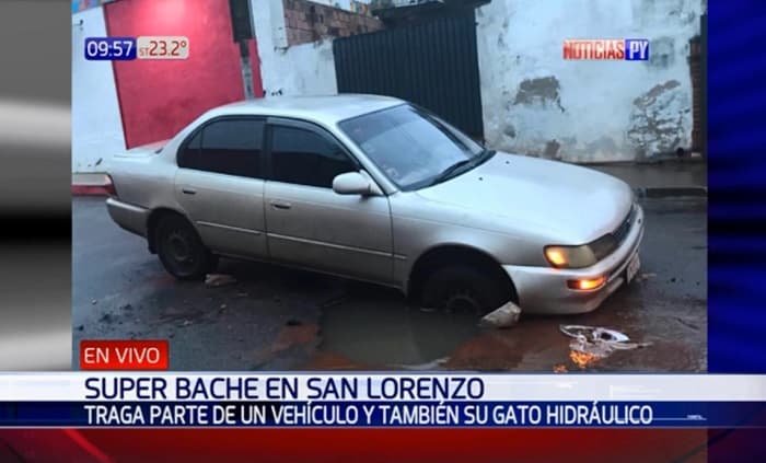 Bache "traga" parte de un vehículo en San Lorenzo