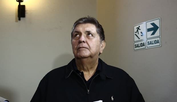 Expresidente peruano se dispara en la cabeza al ser detenido