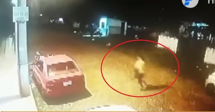 Motochorro abandona a cómplice y huye a pie luego de asalto