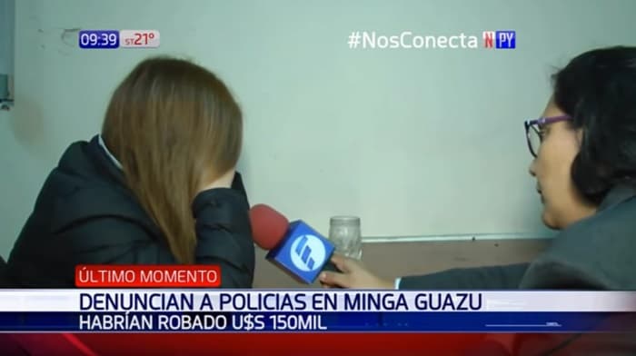 Mujer denuncia a jefe policial por robo e intento de abuso