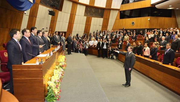 Martínez Simón ya es ministro de la Corte