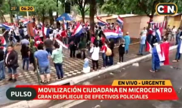 Desde temprano, manifestantes exigen enterrar listas sábana