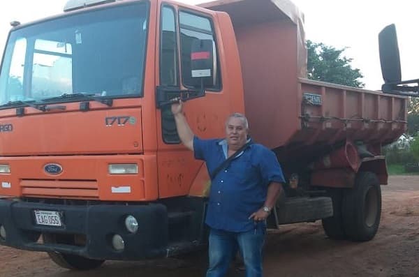 Funcionario del MOPC devuelve millones hallados en una cartera