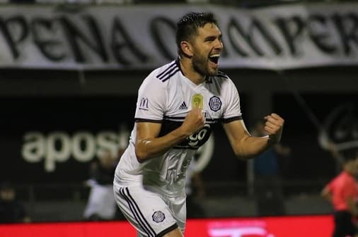 Olimpia camina firme hacia el tricampeonato