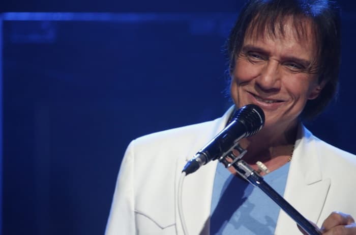 Declaran “visitante ilustre” a Roberto Carlos