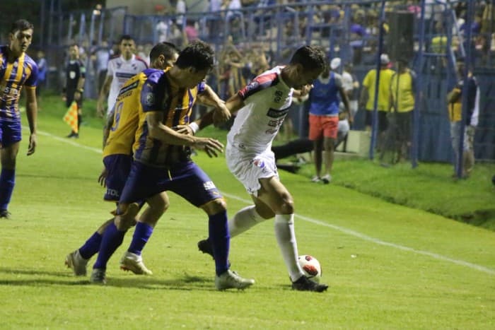 Luqueño salva un empate cerca del final