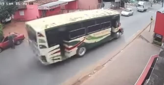 Cámara de seguridad capta accidente fatal en Capiatá