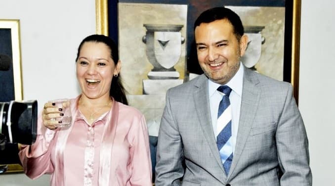 Abogado trata de chupamedias y obsecuentes a “todos los paraguayos”