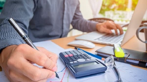 Vaticinan economía ralentizada y esperanza son las obras del Gobierno