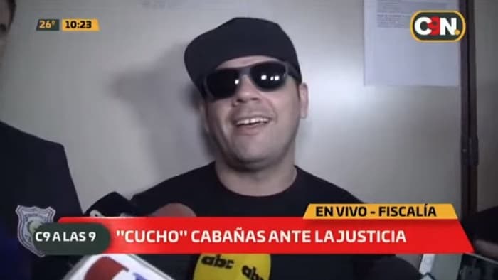 “Cucho” se presenta a declarar y habla de “varios Judas”