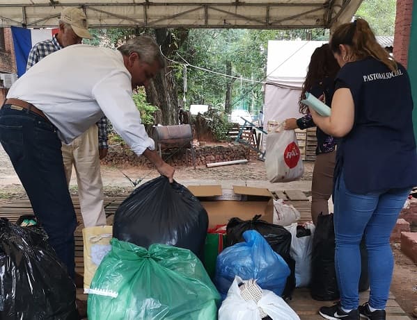 Empresa farmacéutica dona víveres y alimentos para familias damnificadas