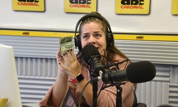 Periodista denuncia millonario intento de soborno de proveedor de IPS