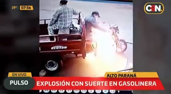 Motocarro explota en surtidor en Ciudad del Este