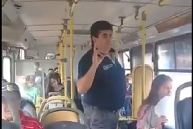 Multan a empresa de transporte por no dar vuelto a pasajeros