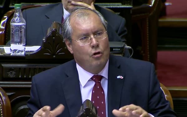 Fallece diputado argentino baleado ante el Congreso