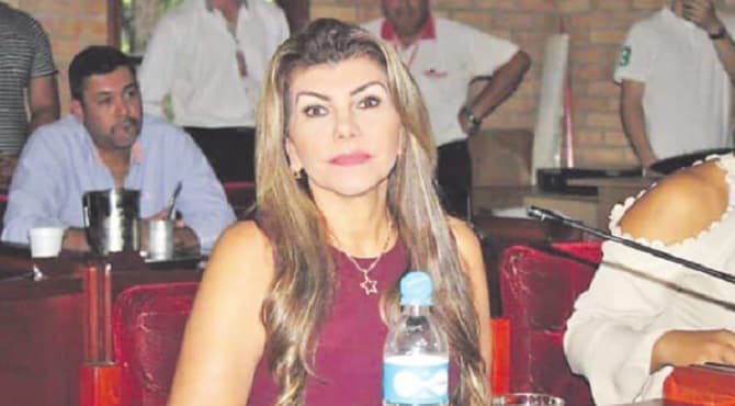 Denuncian a exintendenta interina por lesión de confianza