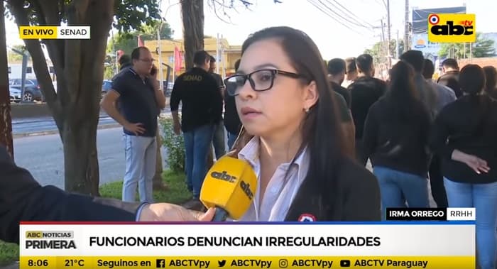 Funcionarios de Senad protestan contra contrataciones millonarias