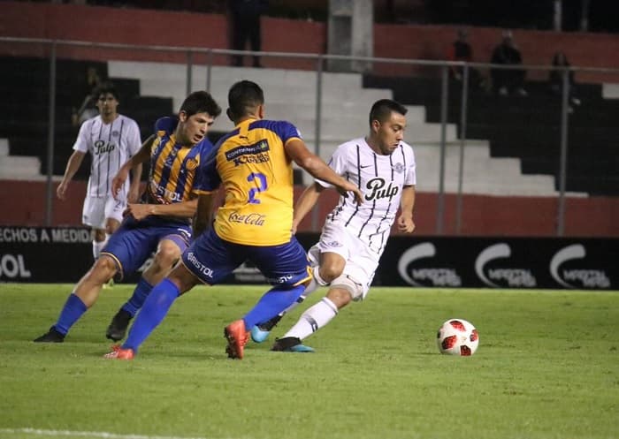 Libertad vence a Sportivo Luqueño por la mínima diferencia