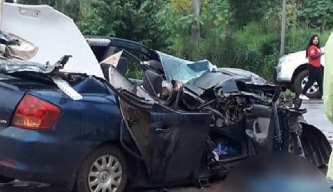 Joven muere tras choque contra camión