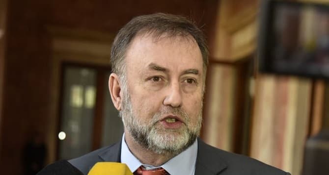 Asignados los USD 1.600 millones, “falta” dinero, afirma Benigno López