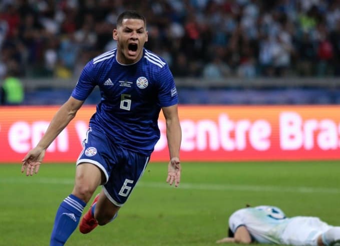 Paraguay perdona y cede empate ante Argentina