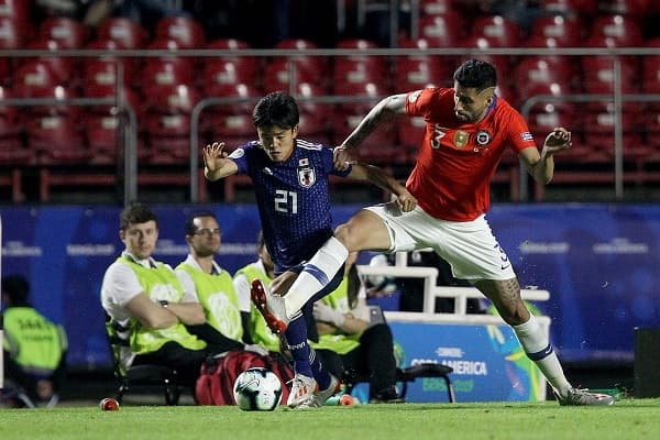 Chile golea a Japón