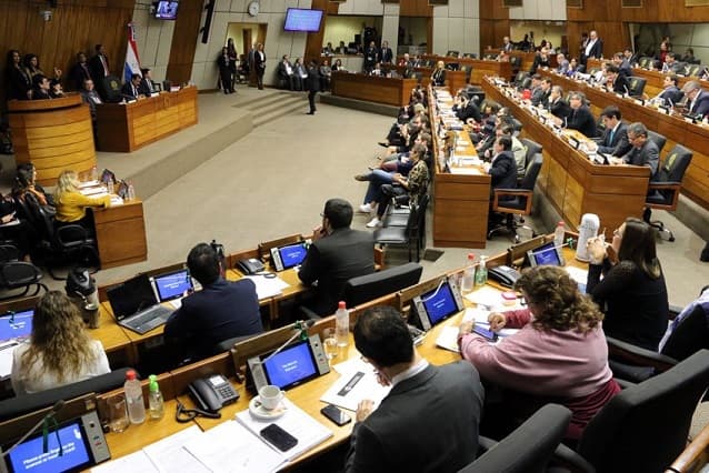 Más de 300 funcionarios públicos hicieron “puente” en Diputados