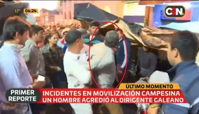 “Infiltrado” ataca a dirigente campesino en medio de manifestaciones
