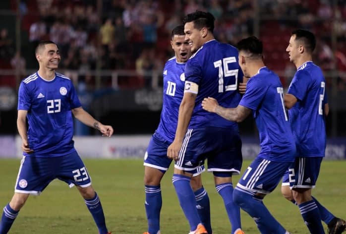 Paraguay vence a Guatemala