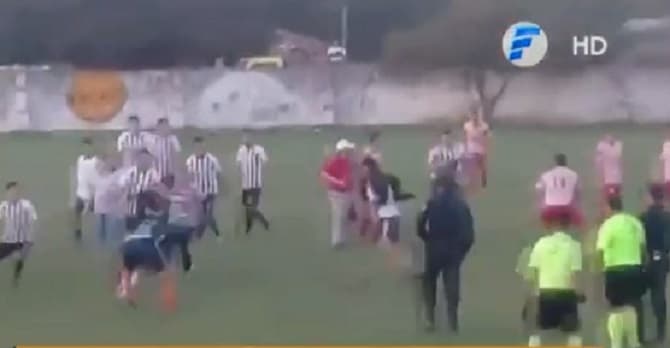 Árbitro dice que nada tuvo que ver en pelea durante partido