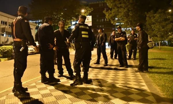 Guardias privados abandonan IPS y Policía toma la posta