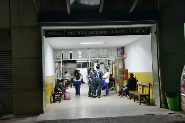 Motochorros balean a trabajador en asalto