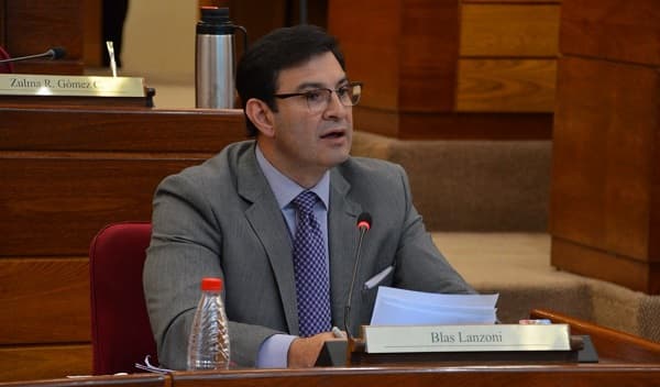 Ovelar dice que nuevos impuestos beneficiarán a pancheros