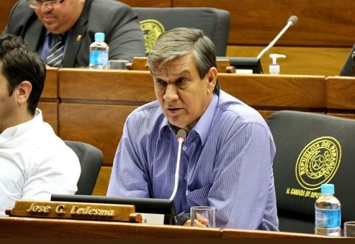 “Amigos” del Gobierno están implicados en la mafia, asegura “Pakova”