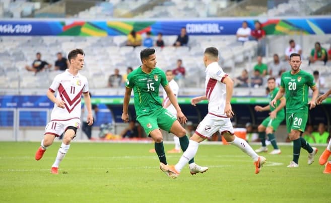 Venezuela vence ante Bolivia y está en cuartos