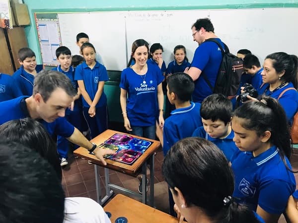 Colaboradores de telefónica brindan servicio de voluntariado