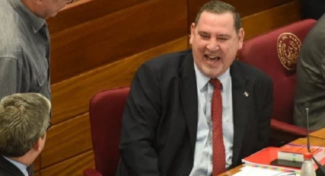 Presentan pedido pérdida de investidura de Zacarías Irún