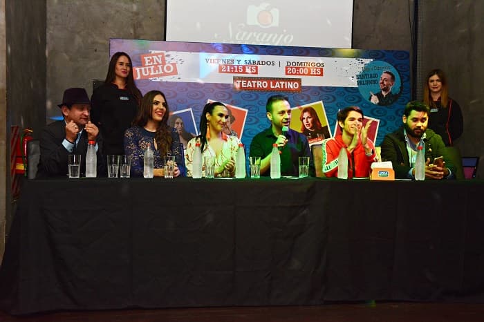 Influencers, estrellas de TV y artistas de renombre se citan en el Teatro Latino