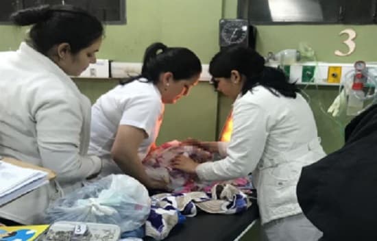 Bebé abandonado ingresa a terapia intensiva