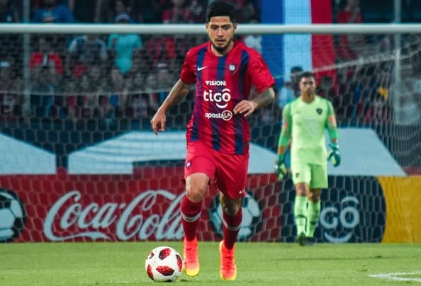 América presenta a Sergio Díaz