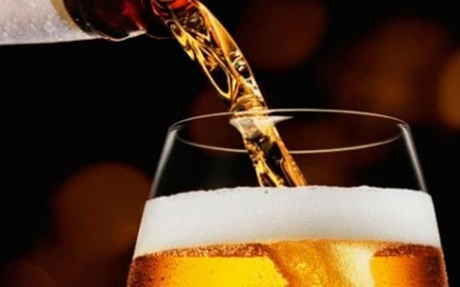 Crisis económica obliga a bajar precio de la cerveza
