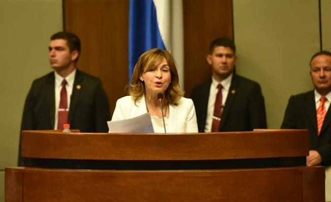 Renuncia la ministra de Seprelad